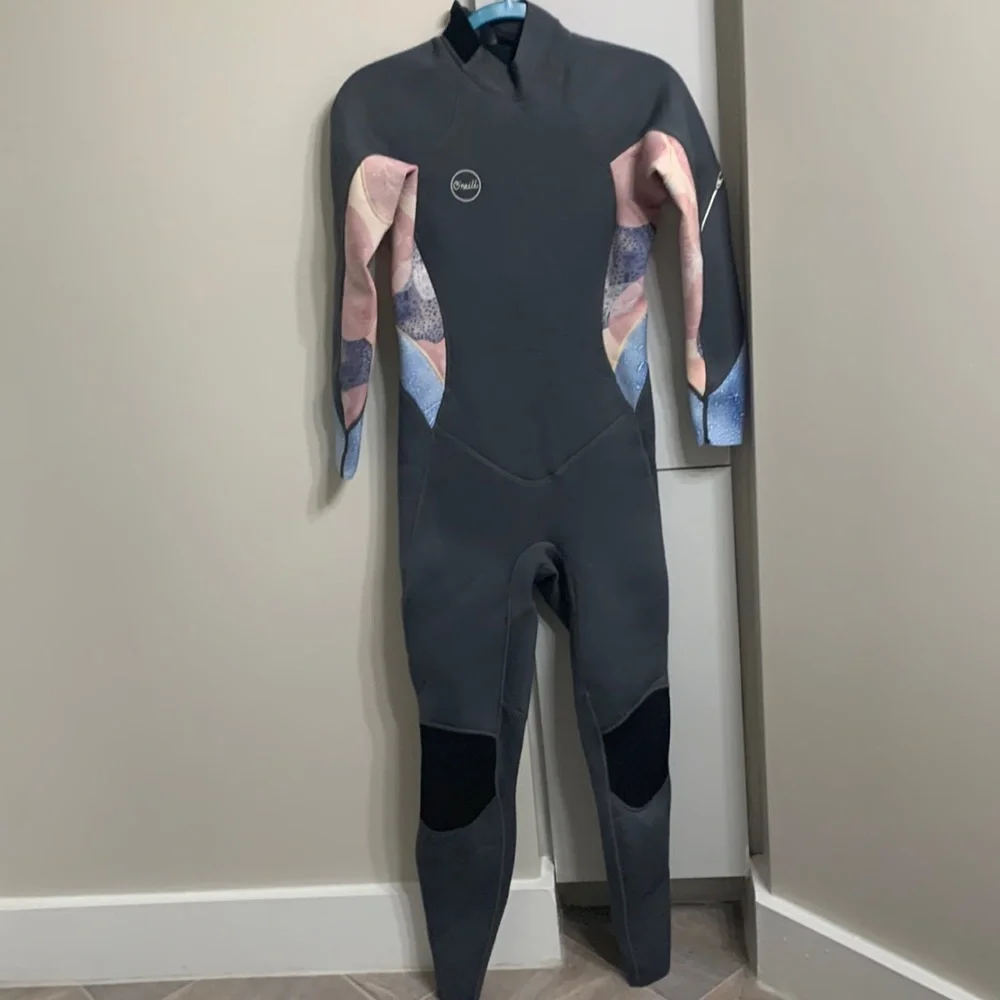 O'Neill Women's Wetsuit in Gray and Multicolor - Picture 1 of 6